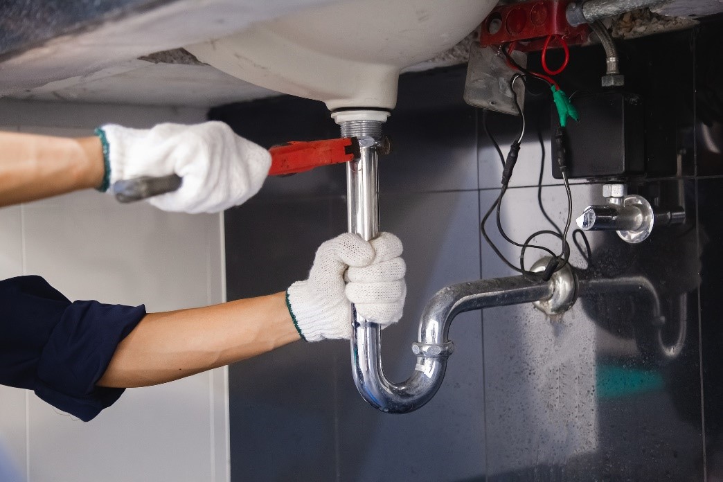 4 Common Causes of Plumbing Leaks at Home Premier Plumbing & Leak