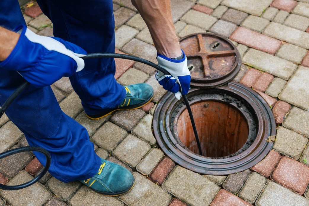 The Benefits and Drawbacks of Different Drain Cleaning Methods