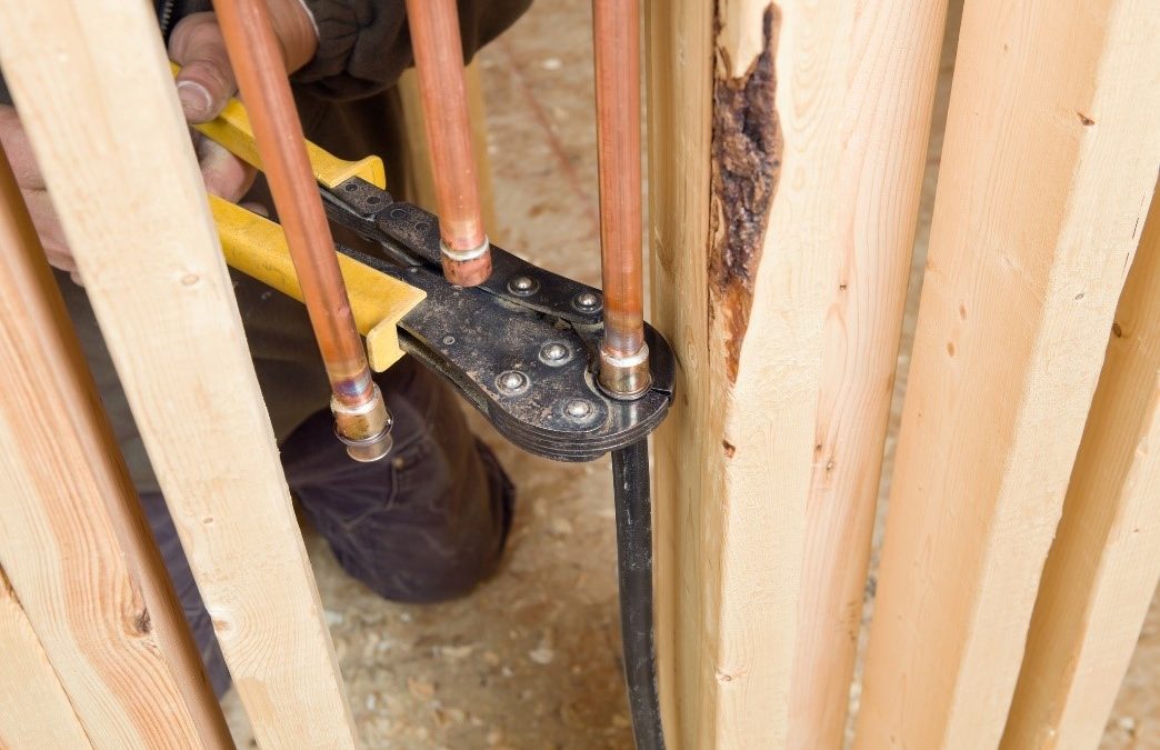 Choosing Between PEX and Copper Pipes: A Homeowner’s Guide